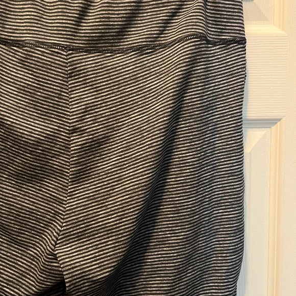 Toad & co womens gray black striped active leggings large - Picture 4 of 5